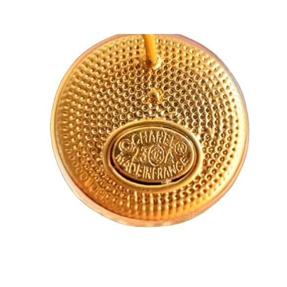 Chanel La Pausa CC Button Lilac Pearl Earrings Autumn/Pre-Fall 2023 (CCXX020) - Picture 6 of 7